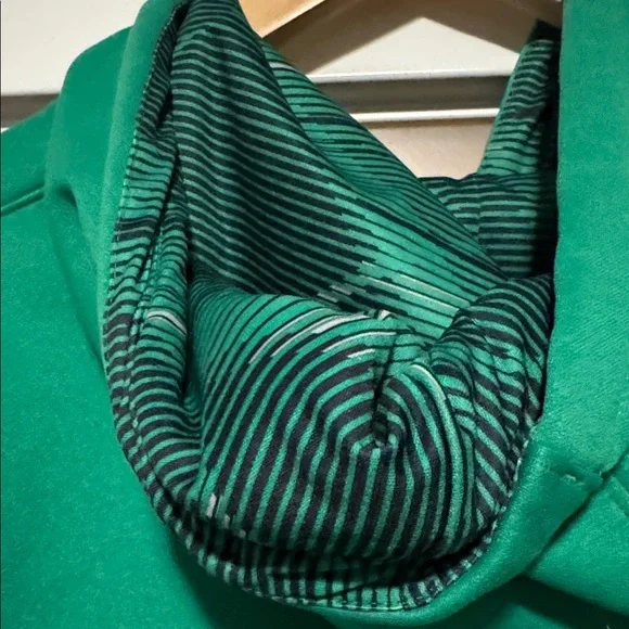 Under Armour Storm Cold Gear Women's XL Drawstring Hoodie Green Loose Activewear - Picture 3 of 11